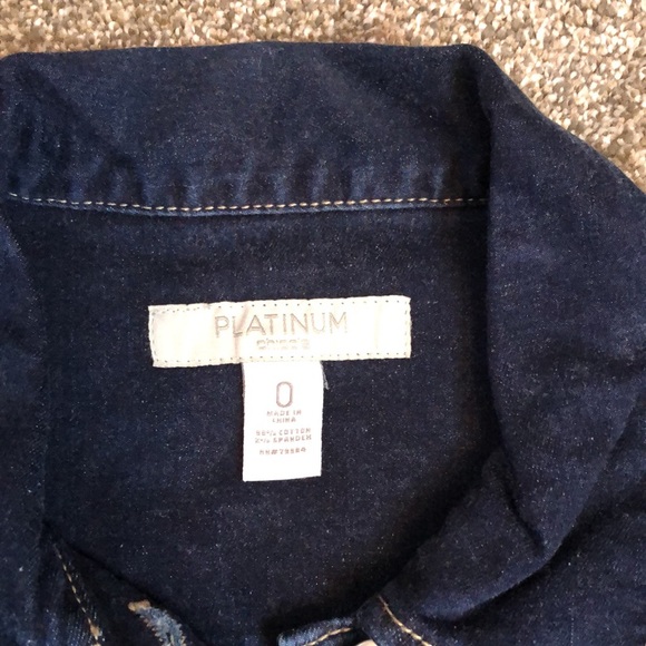 Platinum Chico’s. Short waist denim jacket. SZ 0. 98% Cotton 2% Spandex - Picture 3 of 4